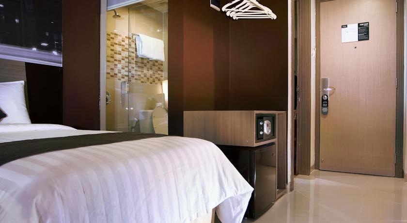 Hotel Neo Candi Simpang Lima - Semarang By Aston Kültér fotó