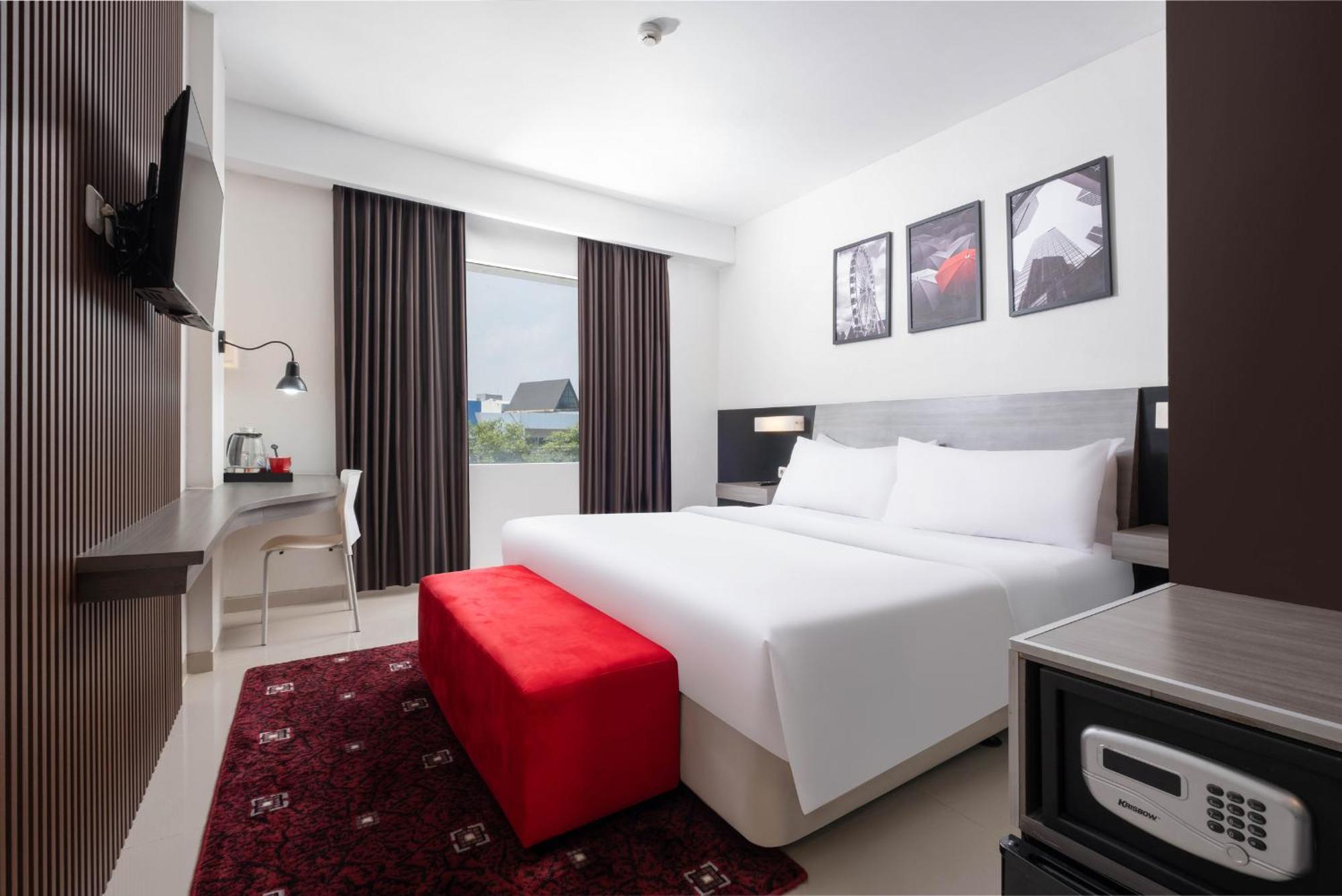 Hotel Neo Candi Simpang Lima - Semarang By Aston Kültér fotó