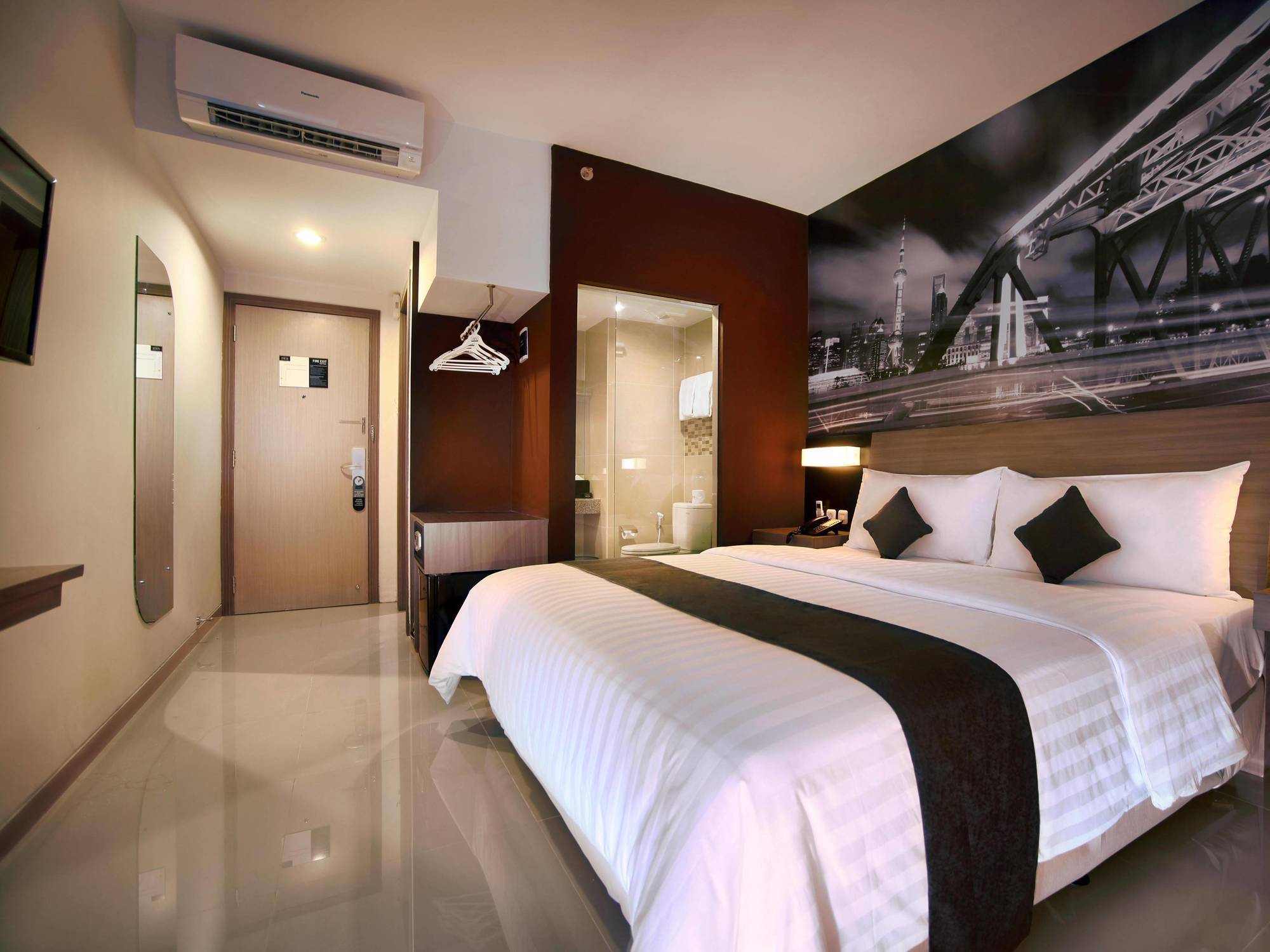 Hotel Neo Candi Simpang Lima - Semarang By Aston Kültér fotó