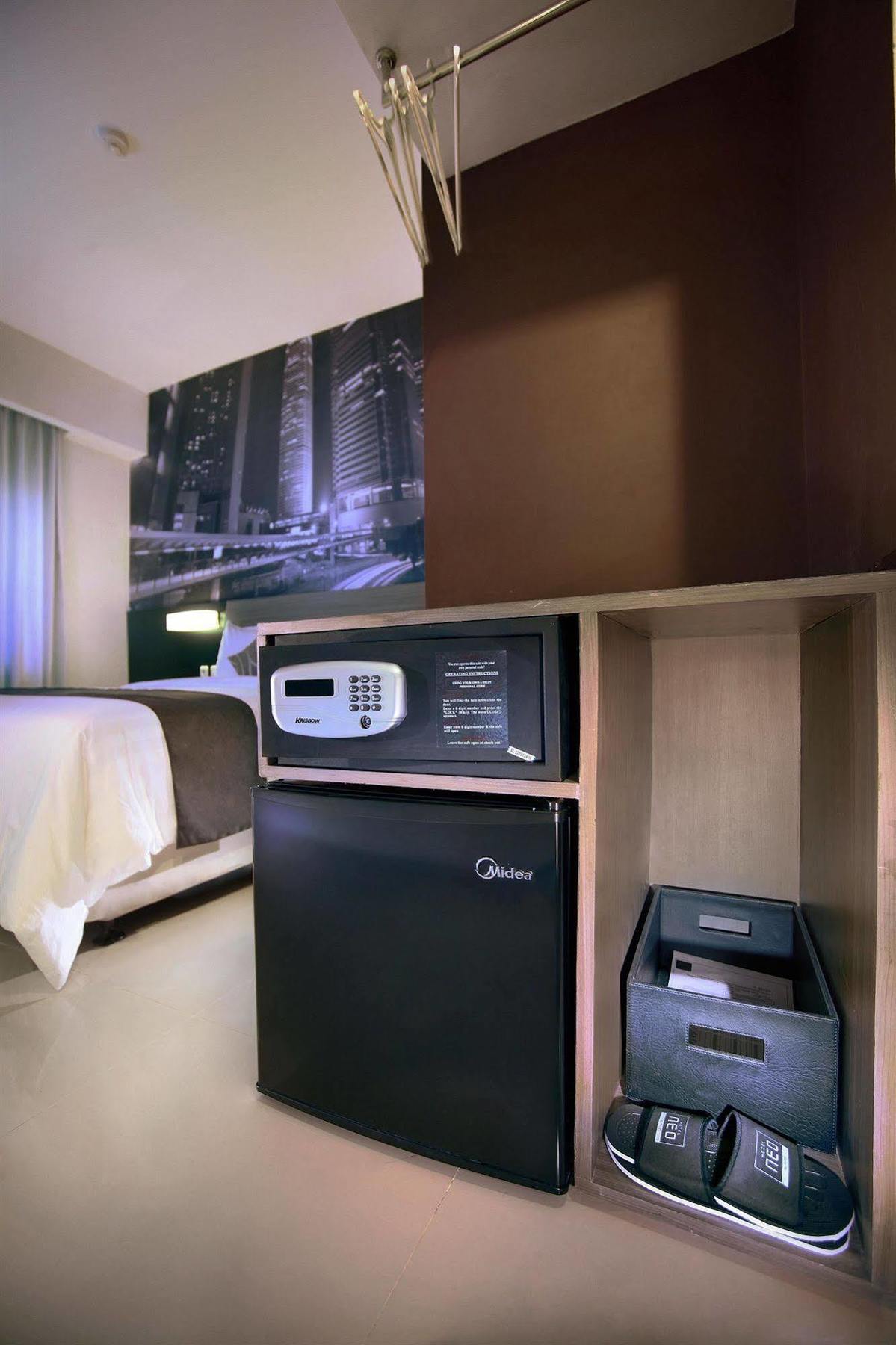Hotel Neo Candi Simpang Lima - Semarang By Aston Kültér fotó